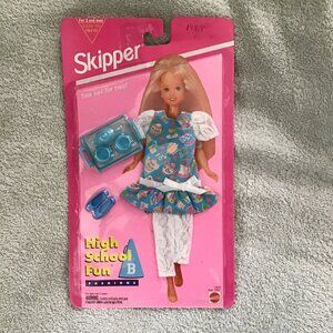 1994 Barbie Skipper High School Fun: Tea Set for Two Outfit